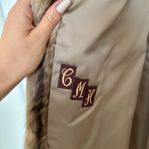 Women’s Vintage Tanuki Racoon Long Fur Coat - Picture 8 of 12